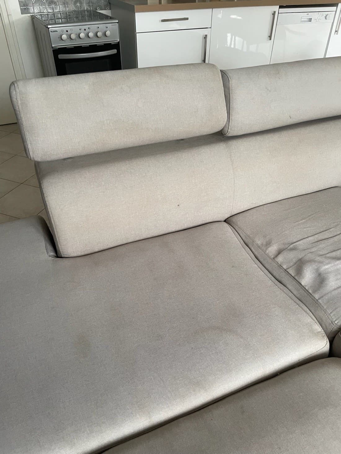 Nettoyage de canapé d'angle en tissu — avant